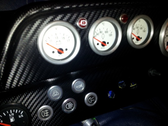 carbon wrap dash close